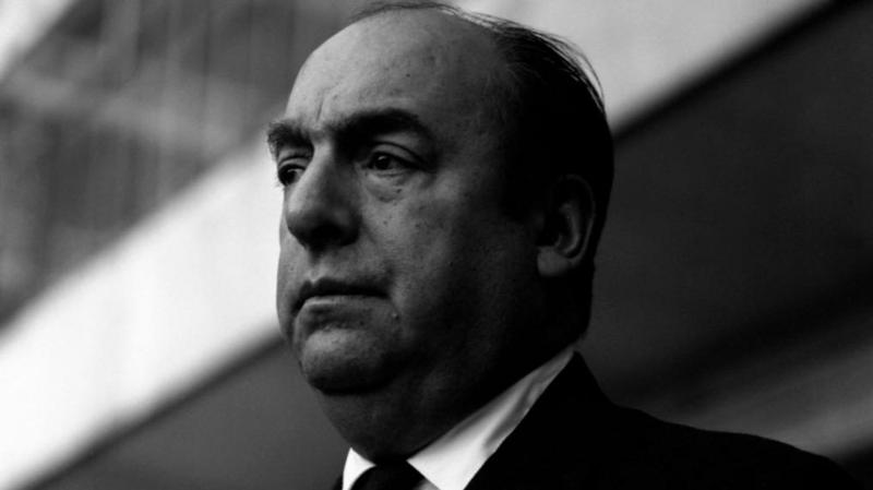 Por qué la justicia de Chile decidió reabrir el caso de la muerte del poeta Pablo Neruda