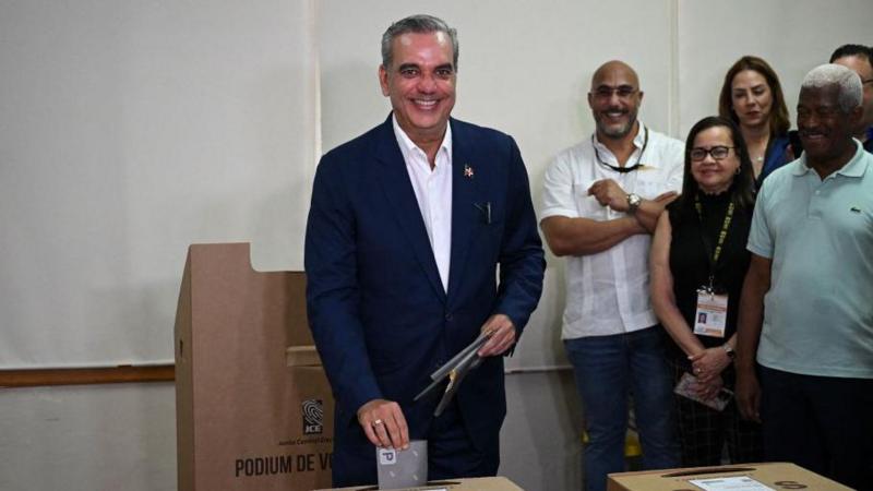 Abinader logra un contundente triunfo en las elecciones de República Dominicana y será presidente 4 años más