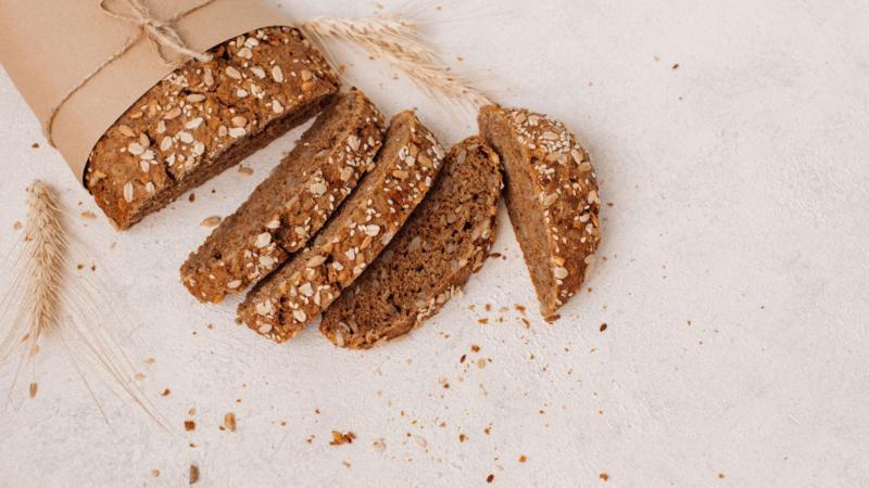Científicos británicos intentan crear un pan blanco tan saludable como el pan integral: ¿cuál es la diferencia entre ambos?