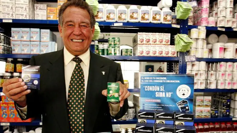 La exitosa historia del Dr Simi, el modelo de farmacias baratas que México extiende por Chile y Colombia