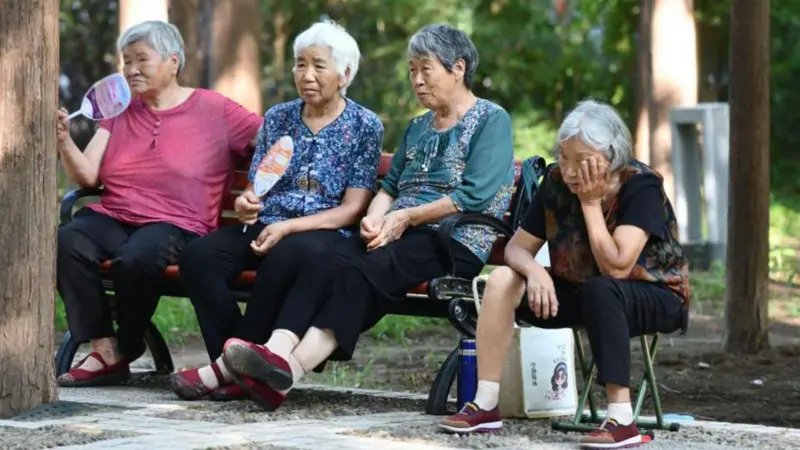 La crisis demográfica que hace que China eleve por primera vez desde los años 50 la edad de jubilación