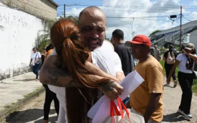 Las autoridades de Venezuela excarcelan a decenas de opositores detenidos tras las elecciones